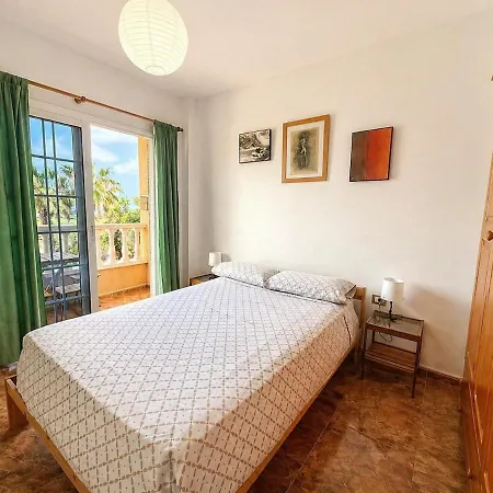Encanto Costero Con Balcon Y Vistas شقة